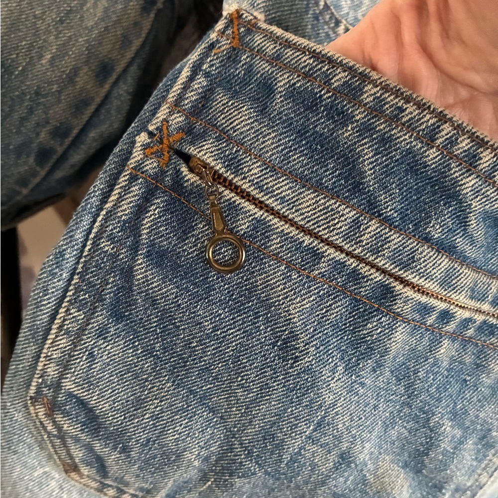 Levi's Classic Blue Denim Jacket - Picture 6 of 7
